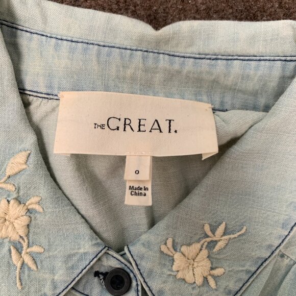 THE GREAT. Denim Embroidered Floral Blouse size 0 - Picture 3 of 3